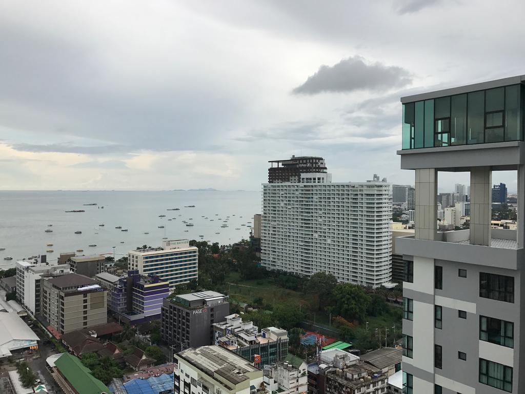The Base Highfl Seaview Leilighet Pattaya Eksteriør bilde